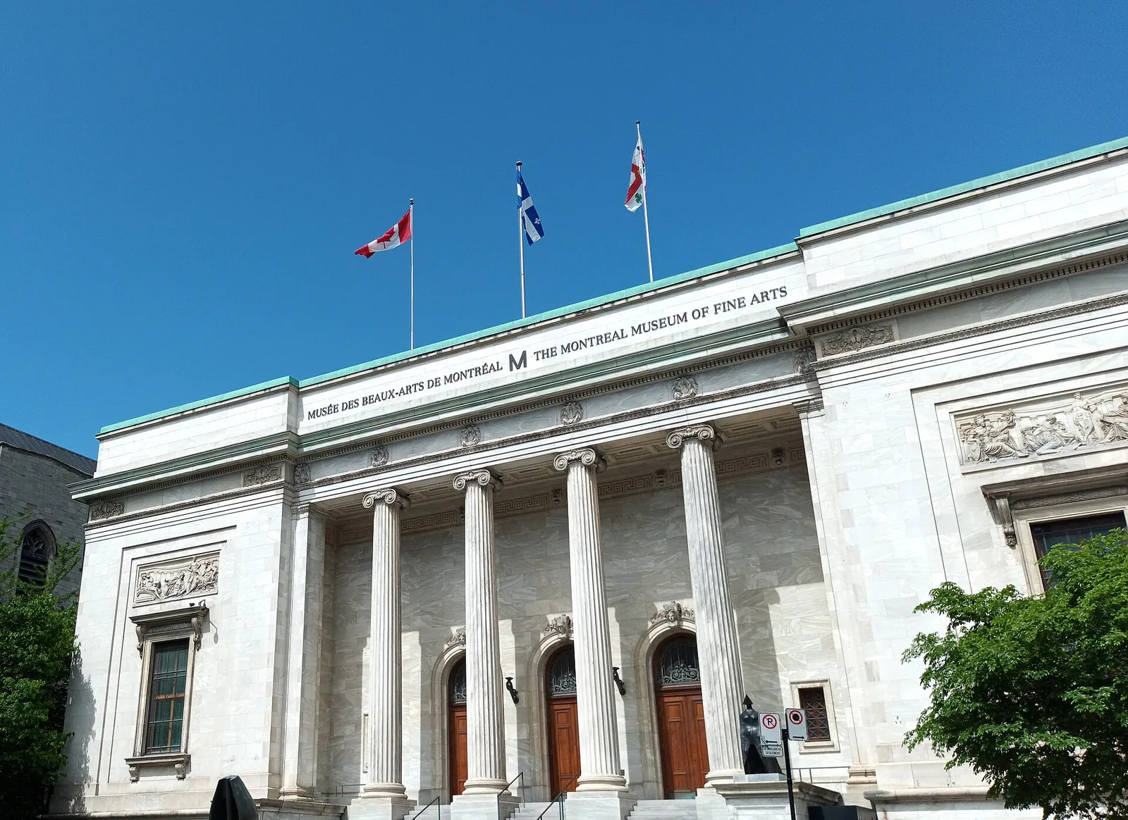 Marble-columned facade of the Montreal Museum of Fine Arts on rue Sherbrooke, the largest of the Montreal museums
